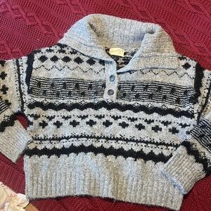 Universal threads sweater